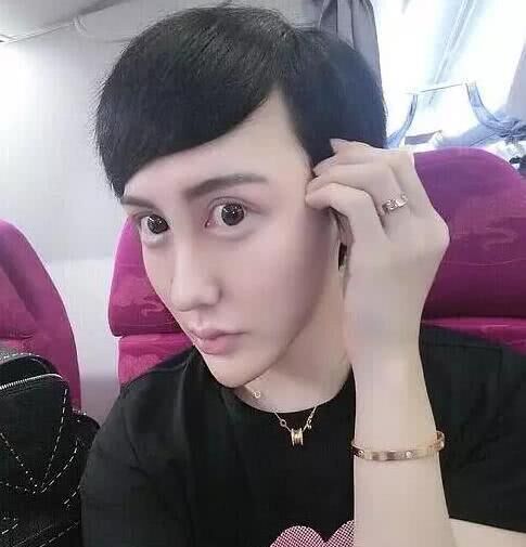 有种"变脸"叫蛇精脸,整下巴后帅到认不出,终于相信杨幂说的话_腾讯