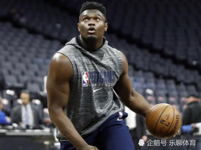 这将是胖虎nba常规赛的首秀,胖虎是在季前赛中扭伤了膝盖,并且接受了