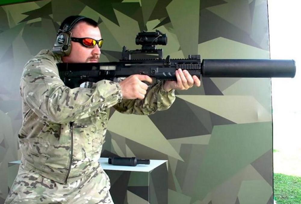 俄式暴力美学127毫米步枪一枪击穿装甲车特种兵才能扛住后坐力