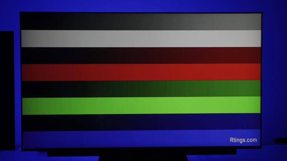 但是色彩过渡就比较一般了,在中间的绿色条上出现了几条明显的色阶.