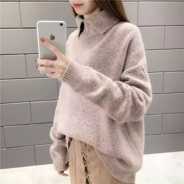 女高领冬季加厚宽松 塑造出复古优雅的魅力,穿起来会有着十足的美女范