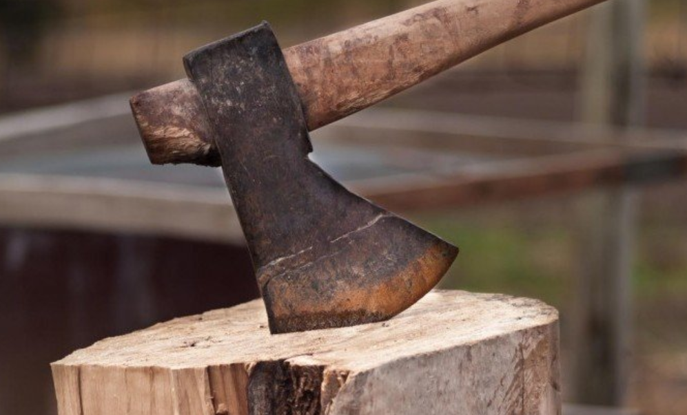 印度_社会|男子深夜趁家人熟睡自灭满门，杀死全家5口后出门撞车身亡