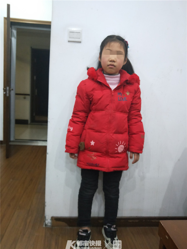9岁女孩独自一人在杭州庆春路购书中心她说很想回家孩子的父母在哪