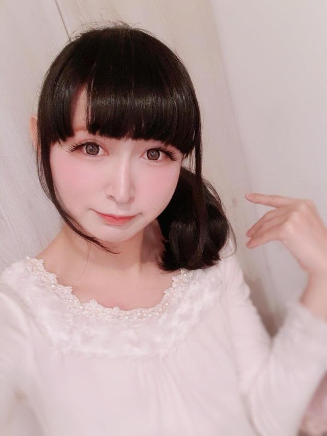 但其实这位叫谷琢磨的博主,是个女装大佬.