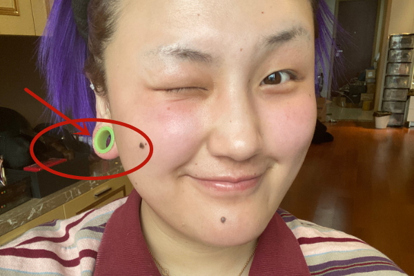 赤木刚宪秀超大耳洞镜头拉近看到结痂网友看着都很疼