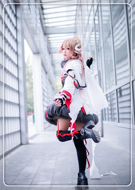 小姐姐cos艾雅法拉身上的丝带袜亮了网友这谁扛得住