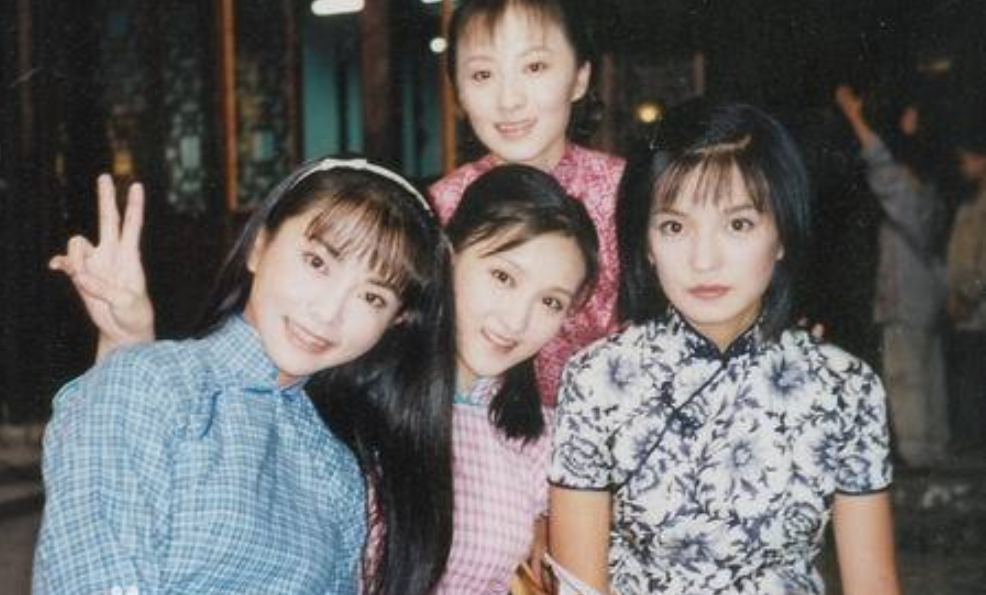 同为陆家女儿的"陆梦萍"的扮演者乐珈彤,在《情深深雨濛濛》爆红之后