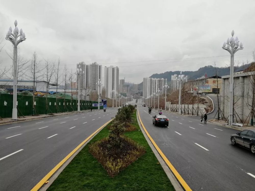 雙向八車道達州又一條緩堵保暢道路通車