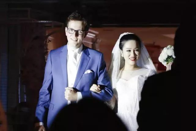 1月14日,荷兰乌德勒兹,27岁的东北女孩张虹舒回忆着她和丈夫小哈的