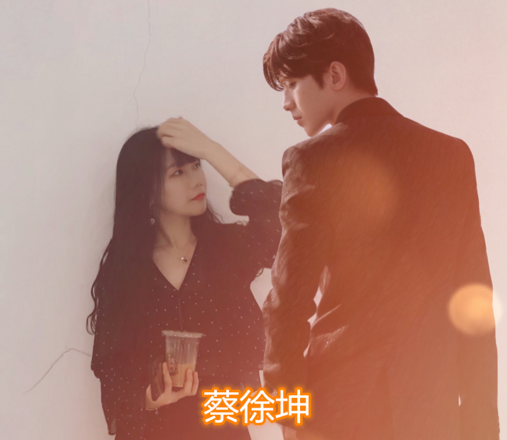 有种"p图大神"叫追星女孩,现女友不算啥,看到蔡徐坤:官宣吧