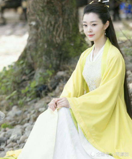 庆余年女演员的拖地长裙是怎么拍的?