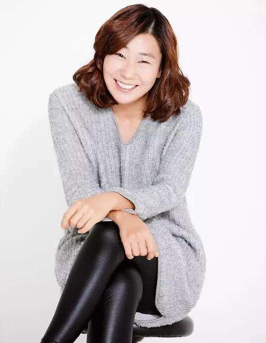 出道前身负巨债40岁凭豹子女士走红她诠释中年女演员价值