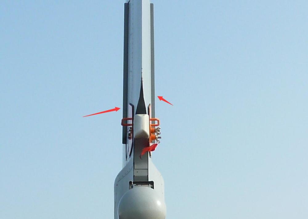 飞豹战斗机掉方向舵增加角材补救歼20大胆采用全动垂尾安然无恙