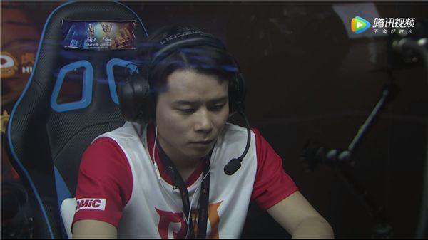 s4赛季初,情久引入前江湖战队的老队员丁哥,以弥补队长房华退役所留下