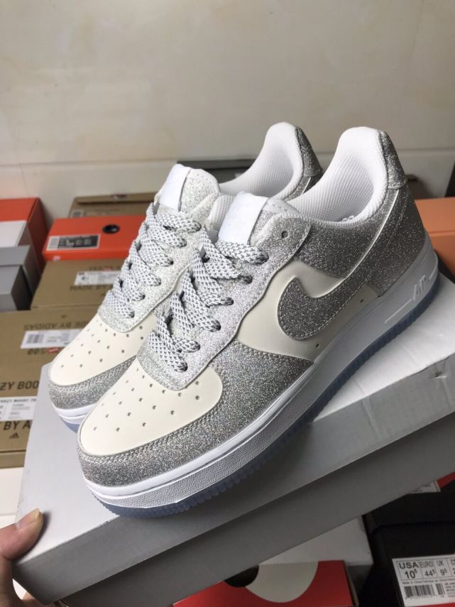 又一款穿上就可以当婚鞋的神器耐克airforce1满天星开箱测评