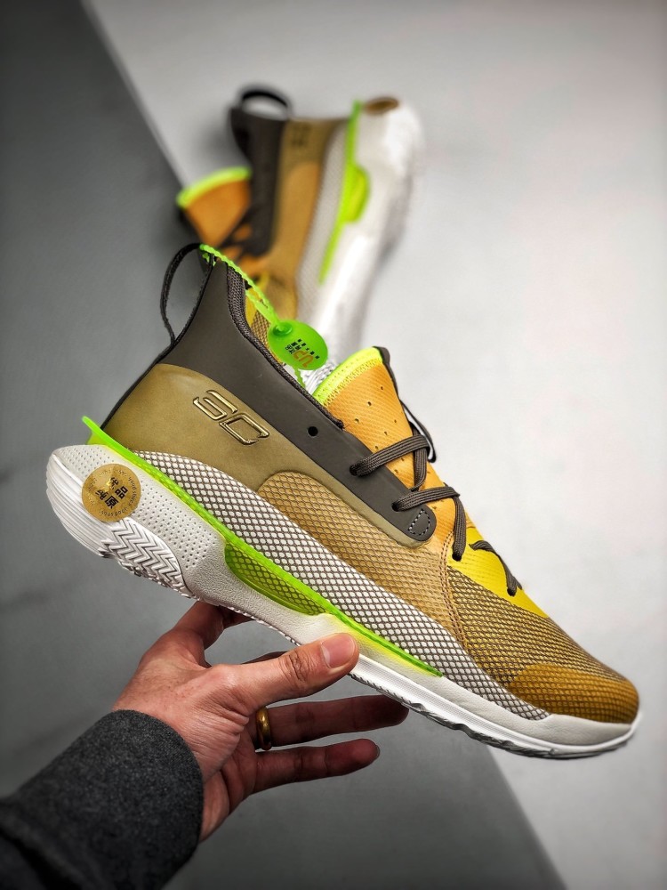 金矿棕,小麦黄配色!ua curry 7.0 库里bhm黑人月开箱测评