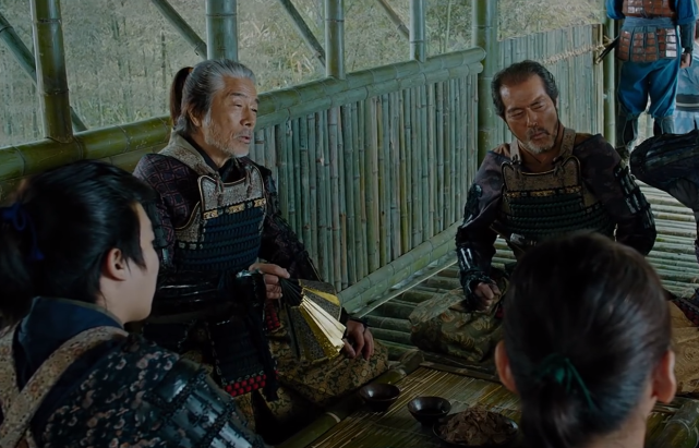 《荡寇风云》倭寇剧照原来,这群倭寇想去常熟和另一股倭寇会合,因为不