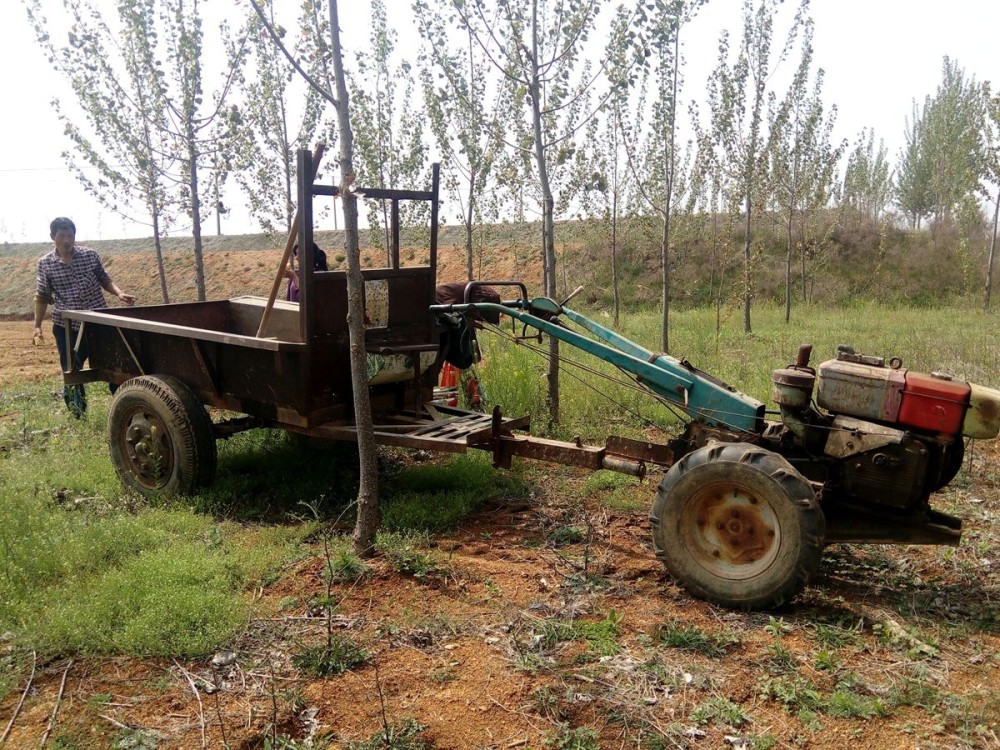 过去农村非常多见的手扶拖拉机,现在为什么很少看到了呢?为啥呢?