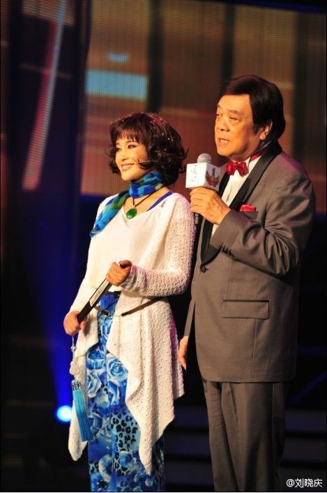 刘晓庆悼念赵忠祥曾共同主持春晚2018年再同框