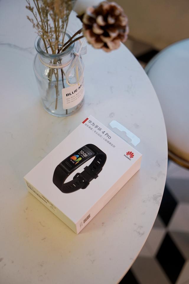 一款可以帮你更系统健身的手环华为手环4pro打造智能穿戴新标杆