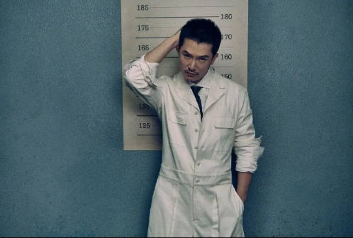 唐人街探案3时尚芭莎图全员变成嫌疑人张钧甯a爆全场