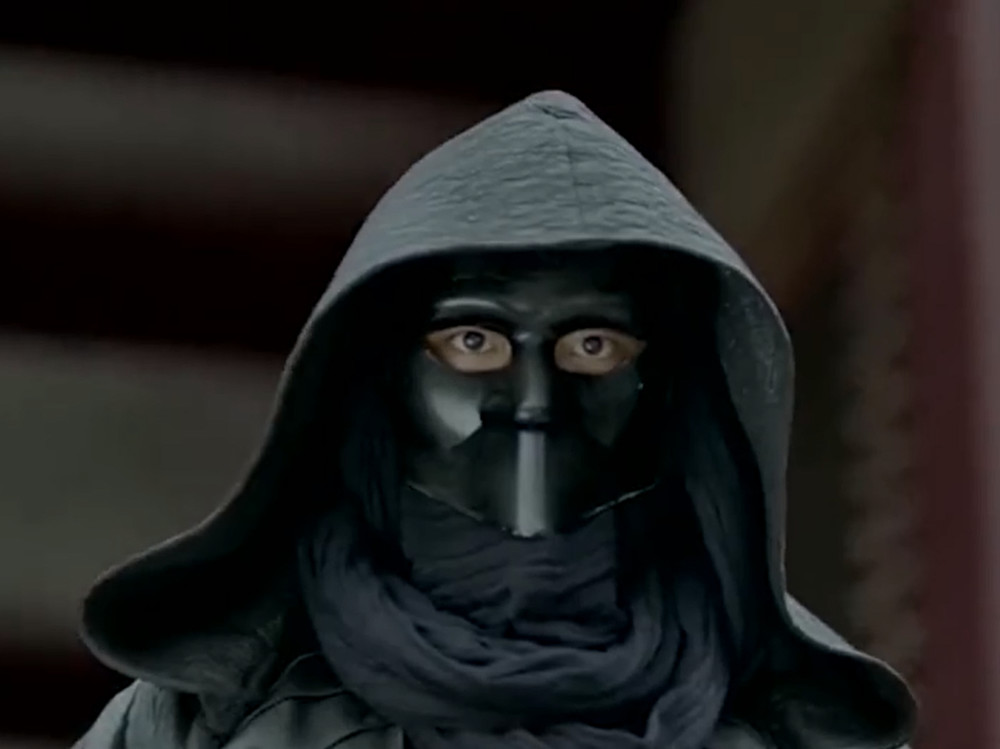 原来五竹是一个机器人,双眼是镭射眼,庆帝直接吓到当场崩溃,可见确实