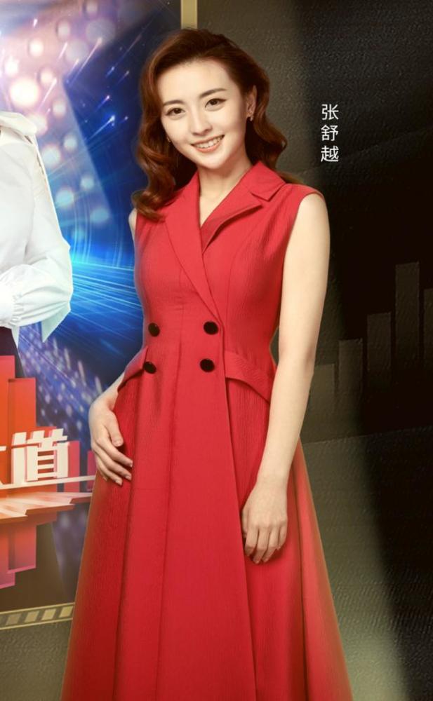 97小花初出茅庐登央视,曾参加《主持人大赛》表现平平得高分,是内幕?