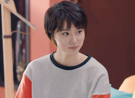 《爱情公寓》中诸葛大力为啥一直留短发?当看到她的长发,瞬间出戏了