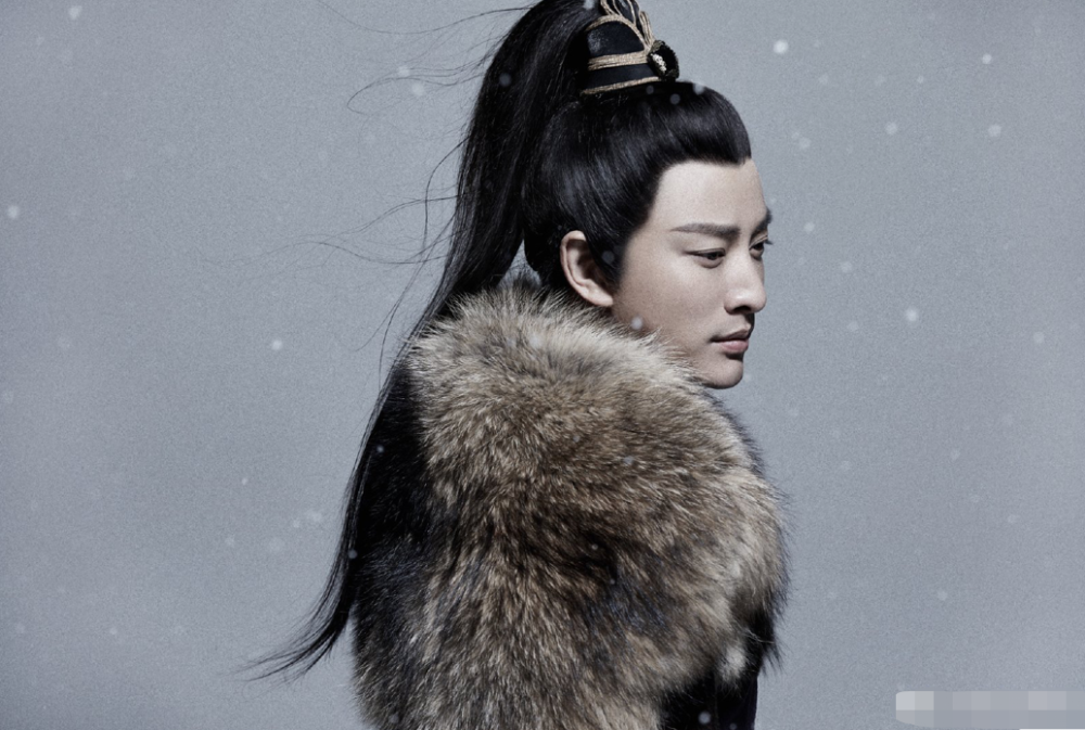 离婚后李小璐成网红贾乃亮安心搞事业晒古装照帅气撞脸吴亦凡