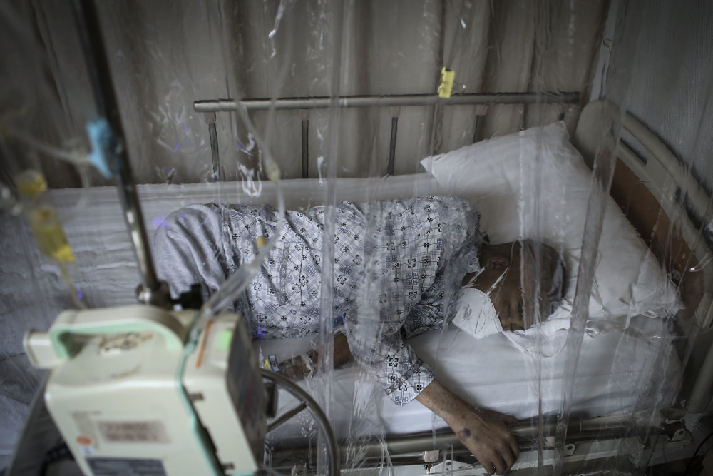 22岁男孩禁食50天瘦成皮包骨 写抗癌日记:人间疾苦 命运善妒