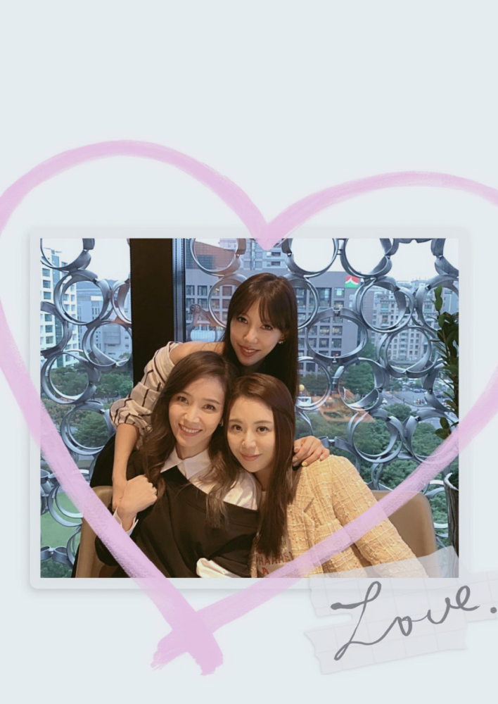 不过她的这些朋友圈还真是厉害都是台湾地区很知名的艺人