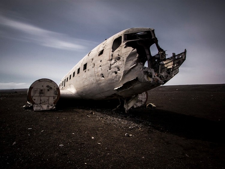 冰岛景点飞机残骸附近发现中国籍男女遗体死因未明