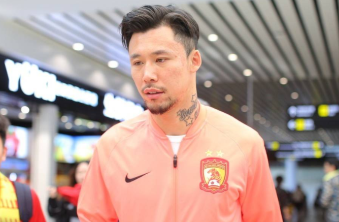 曝切尔西曾300万美元报价恒大铁卫!穆帅钦点,张琳芃:没这命