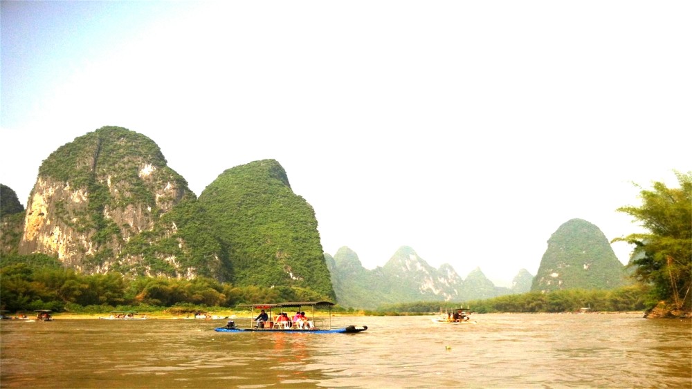 首先第1個也是我們國家重點的風景名勝區,這裡就是桂林灕江風景區,要