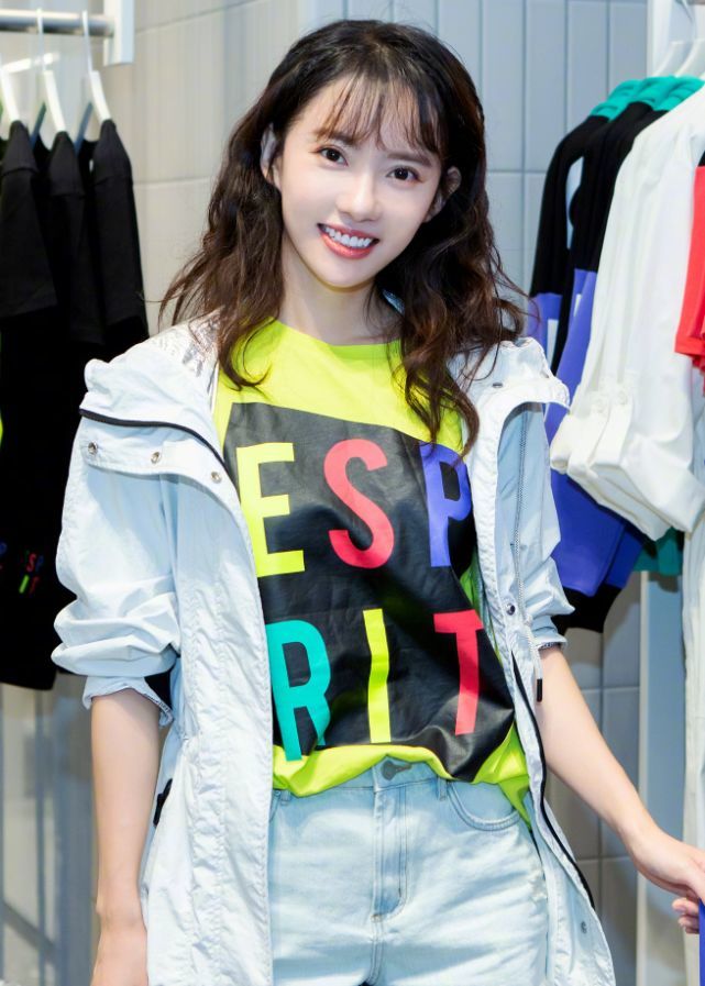 "诺澜"怕是全剧身材最好的?当她穿上马丁靴,腿被开过窗