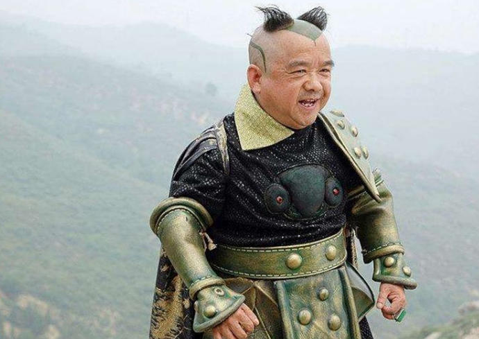 他是王宝强大哥,曾是国家一级演员,身高像侏儒4任妻子美如画
