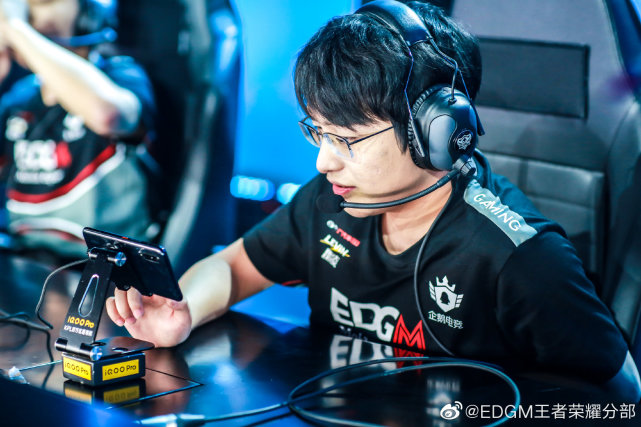 另外还有ag超玩会无痕,最初,久年也肯定已经稳了.