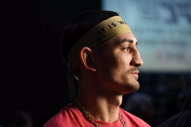 ufc最能打的橄榄球运动员,这一次瞄准冠军金腰带!