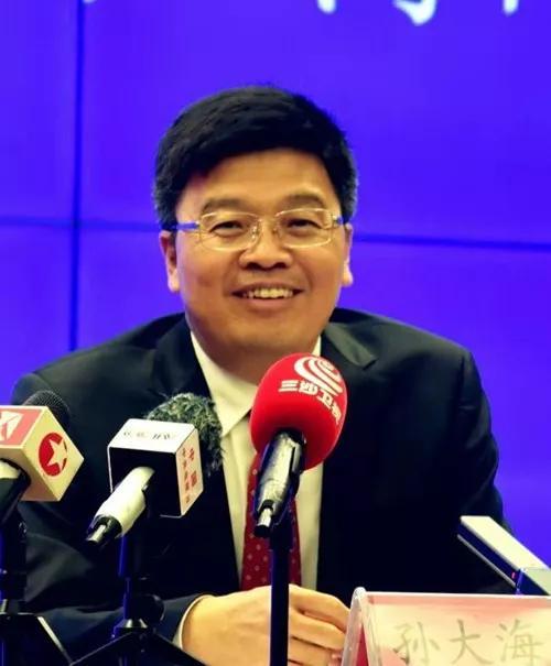 中共中央日前批准:孙大海任中共海南省委委员,常委.
