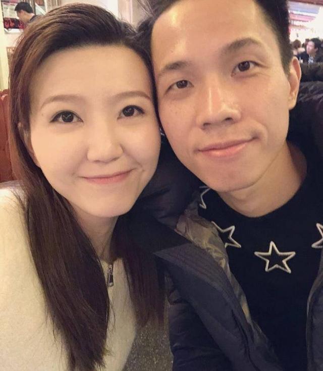 18支花,但是另外一个女生竟然有99支,之后吴若希也有问回老公为什么