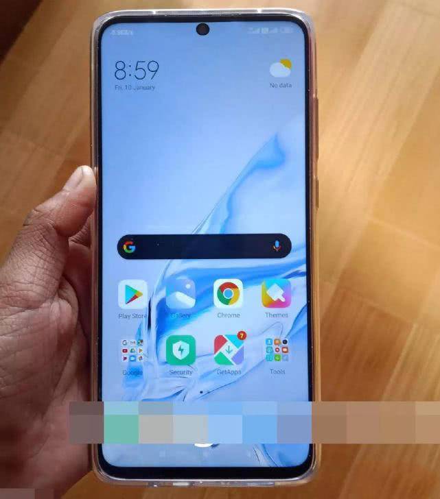 卢伟冰信心十足红米note9搭载天玑1000l挖孔屏力拼k30