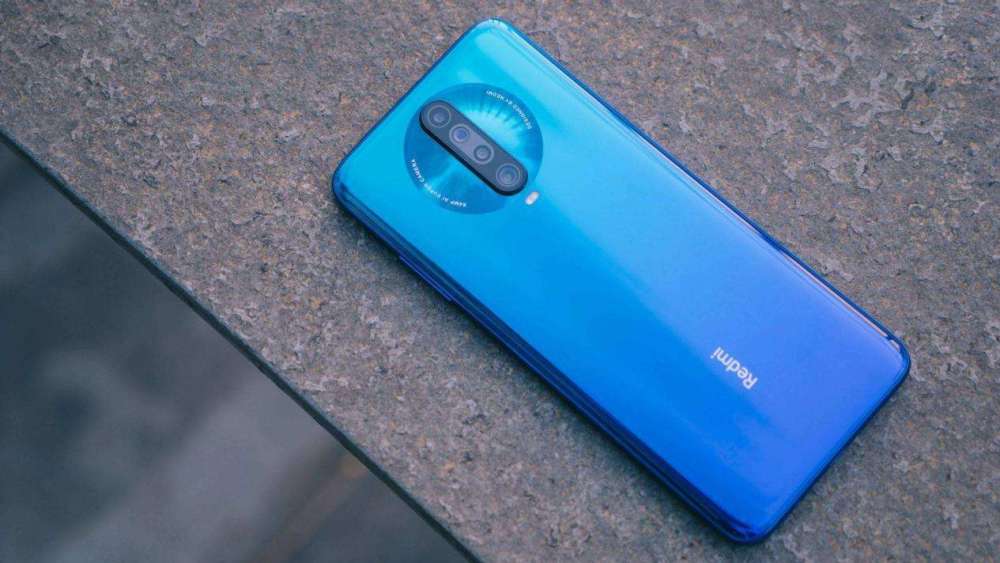 卢伟冰信心十足红米note9搭载天玑1000l挖孔屏力拼k30