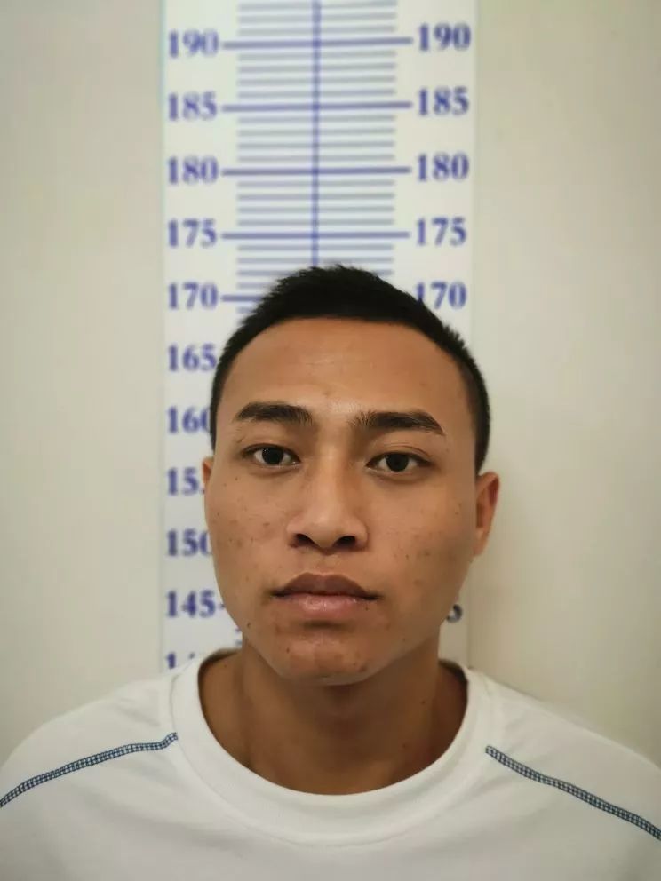 姓名:张荣性别:男户籍地:普洱市墨江县新安镇新安村龙潭箐组20号在押