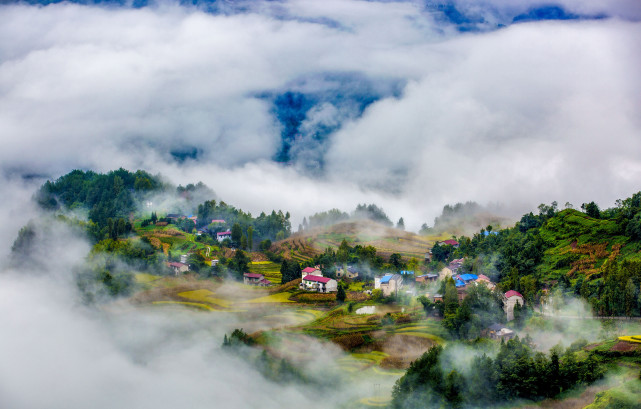 航拍大梯田 長坪梯田雲海全景 正在加載.