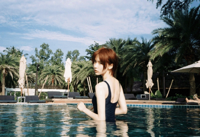 爱情公寓5:诸葛大力剧外造型曝光,古装优雅脏辫帅气,最爱的还是泳装