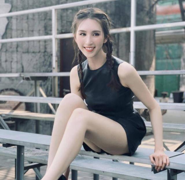 其实提到何傲儿,大家对她的印象并不算深刻,因为在tvb8年的时间,她