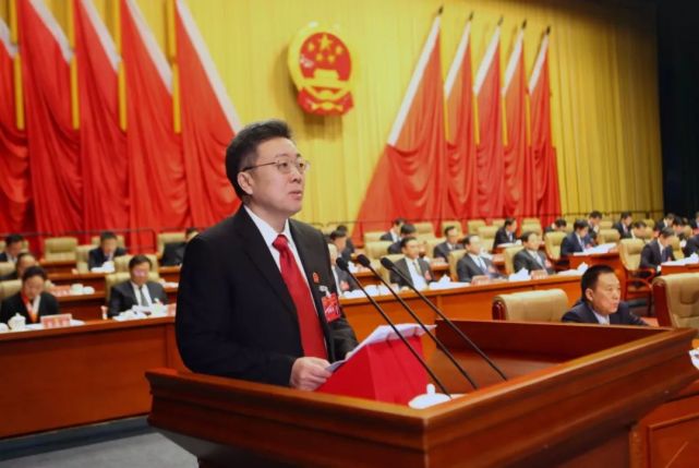 王利宾向衡水市六届人大五次会议作法院工作报告