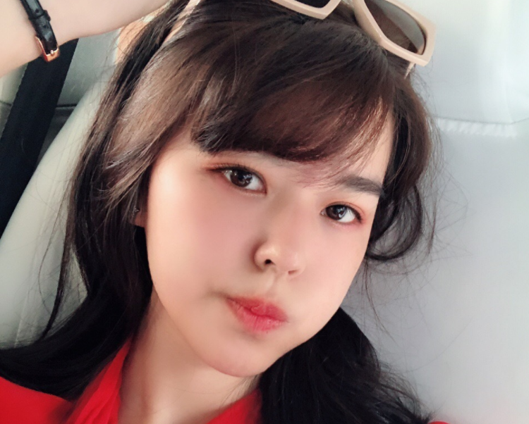 有一种发育过猛叫沫子穿上吊带的那一刻少女身形太明显