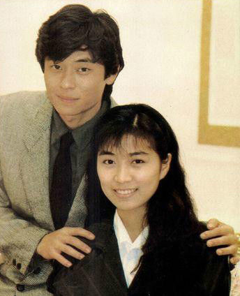 于冠华结为夫妻,不过对方烂赌成性,还被曝出出轨丑闻,让方文琳心灰意