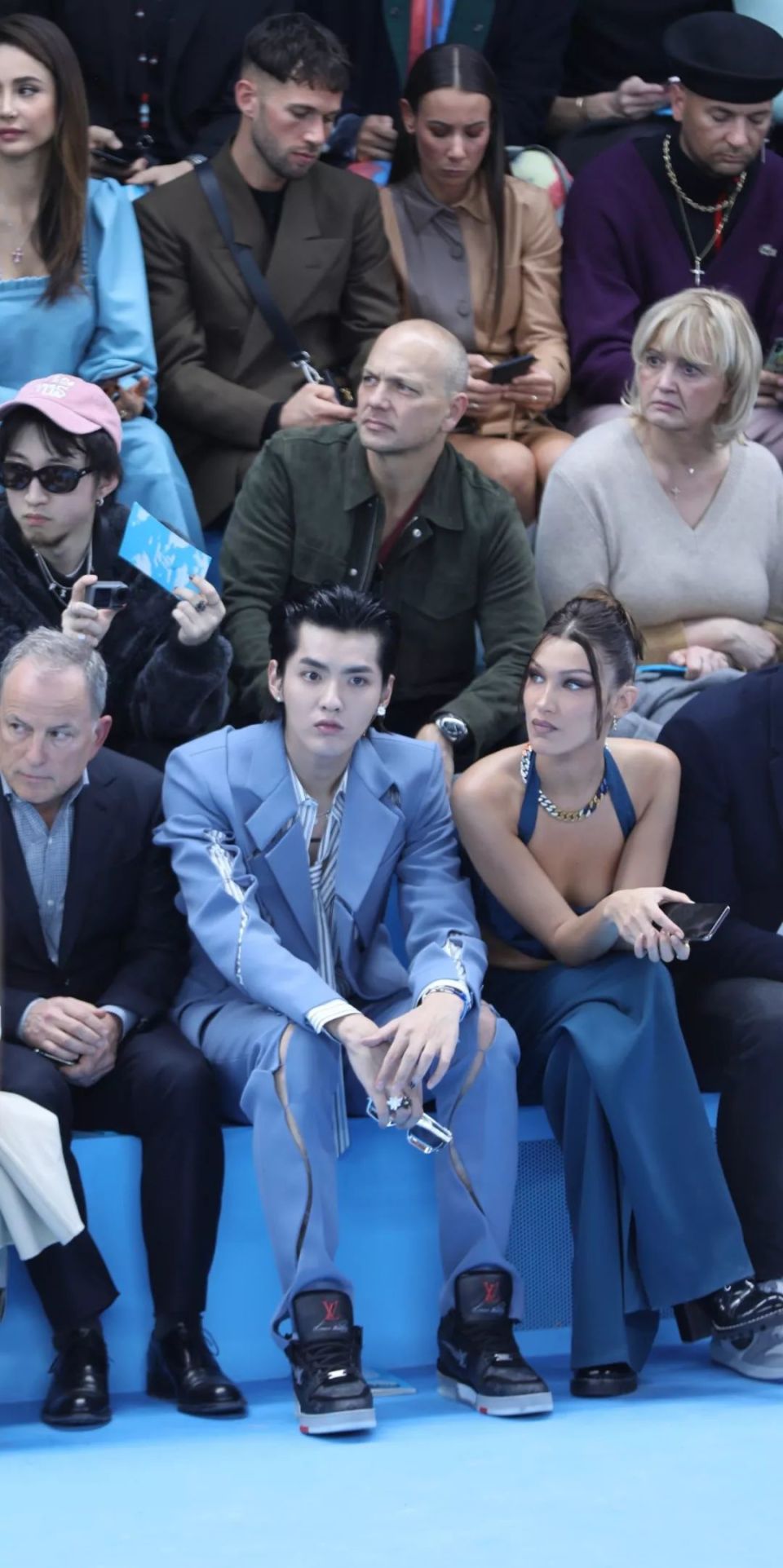 权志龙背女包?这届巴黎时装周热点有点看不懂